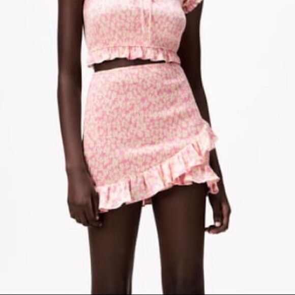 Zara Pink Floral Print Mini Skirt NWT XS - Picture 3 of 7